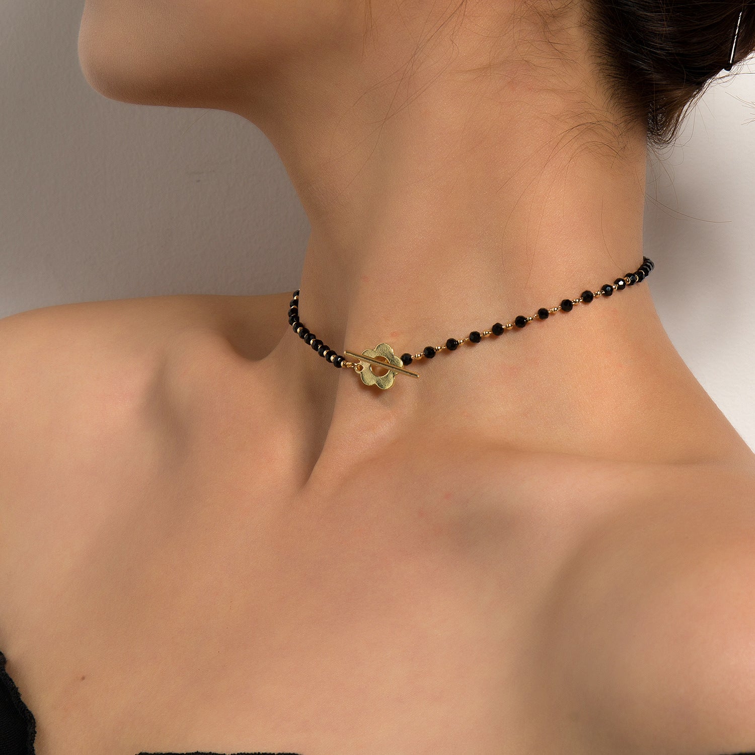 Wholesale Black Crystal Glass Bead Chain OT Buckle Short Flower Alloy Necklaces